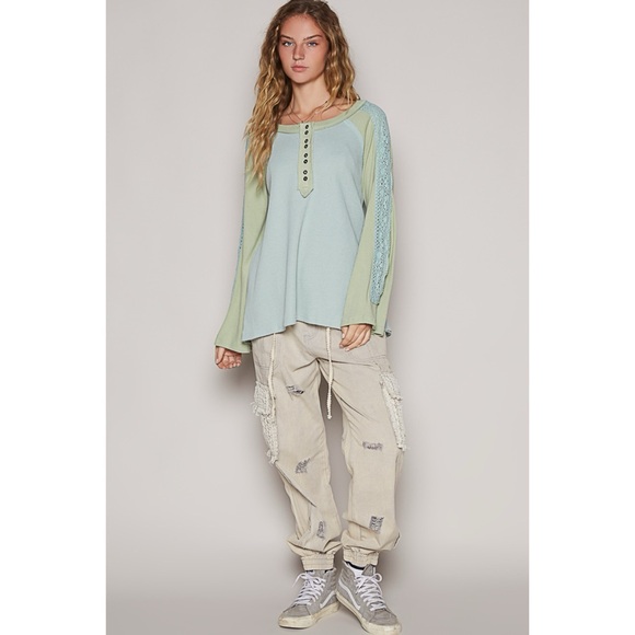 POL Color Block Lace Trim Long Sleeve Henley Top in Seafoam Green - Picture 4 of 5